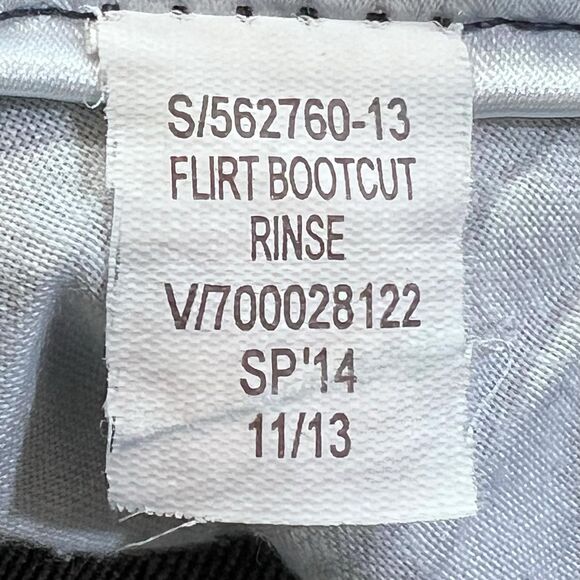 Old Navy Women's Mid-Rise Stretch Bootcut Jeans Size 12 Short - Picture 6 of 7